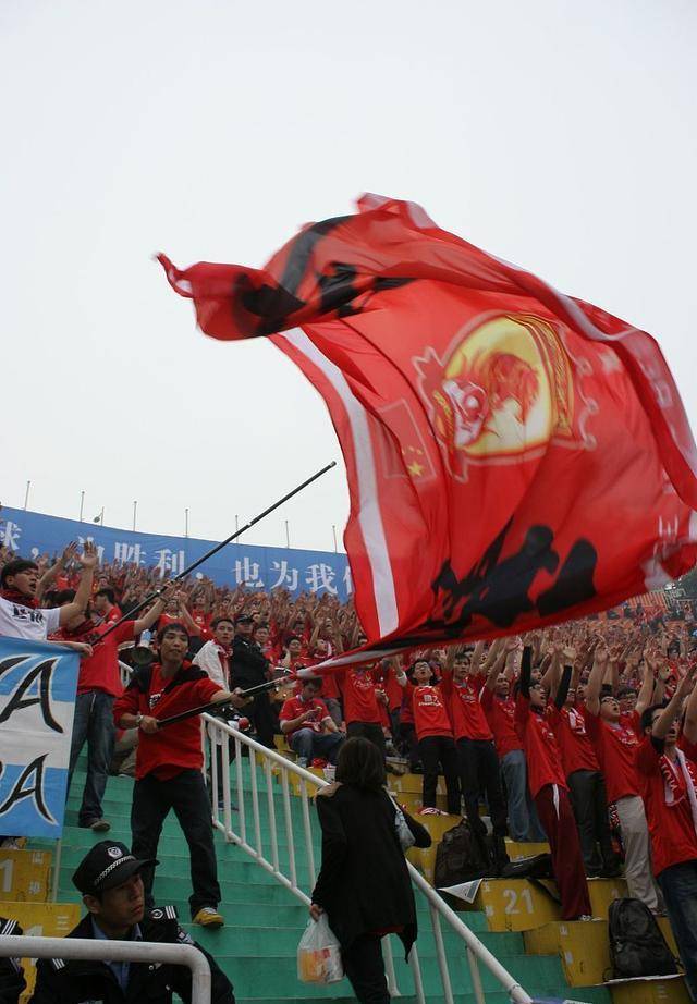 多伦多猛龙发布备战花絮；冲刺阶段遗憾出局；中超任务艰巨；赛程密集仍需轮换的简单介绍