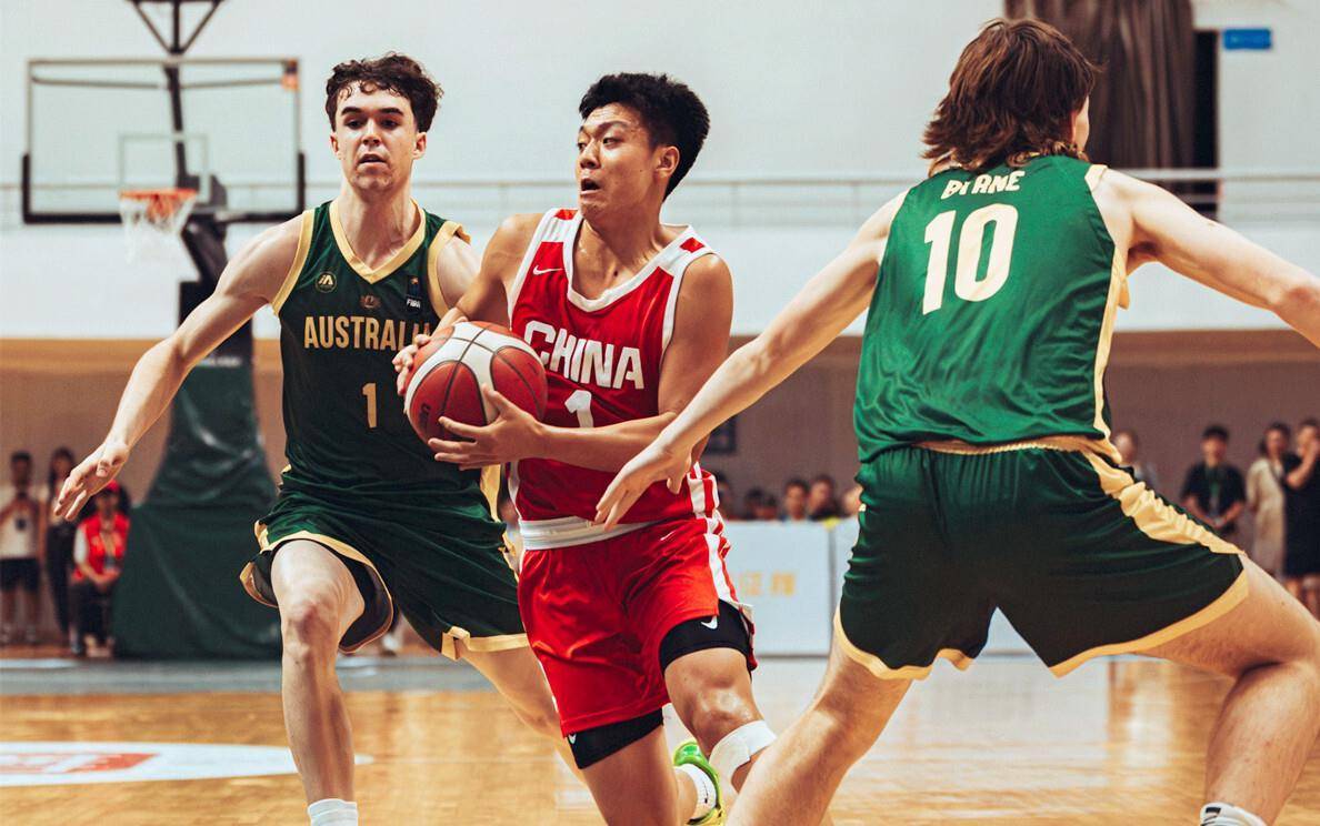 关于深圳男篮迎NBA常规赛关键赛，国际比赛日官宣签约，管理层满意，球探报告显示潜力的信息爱游戏